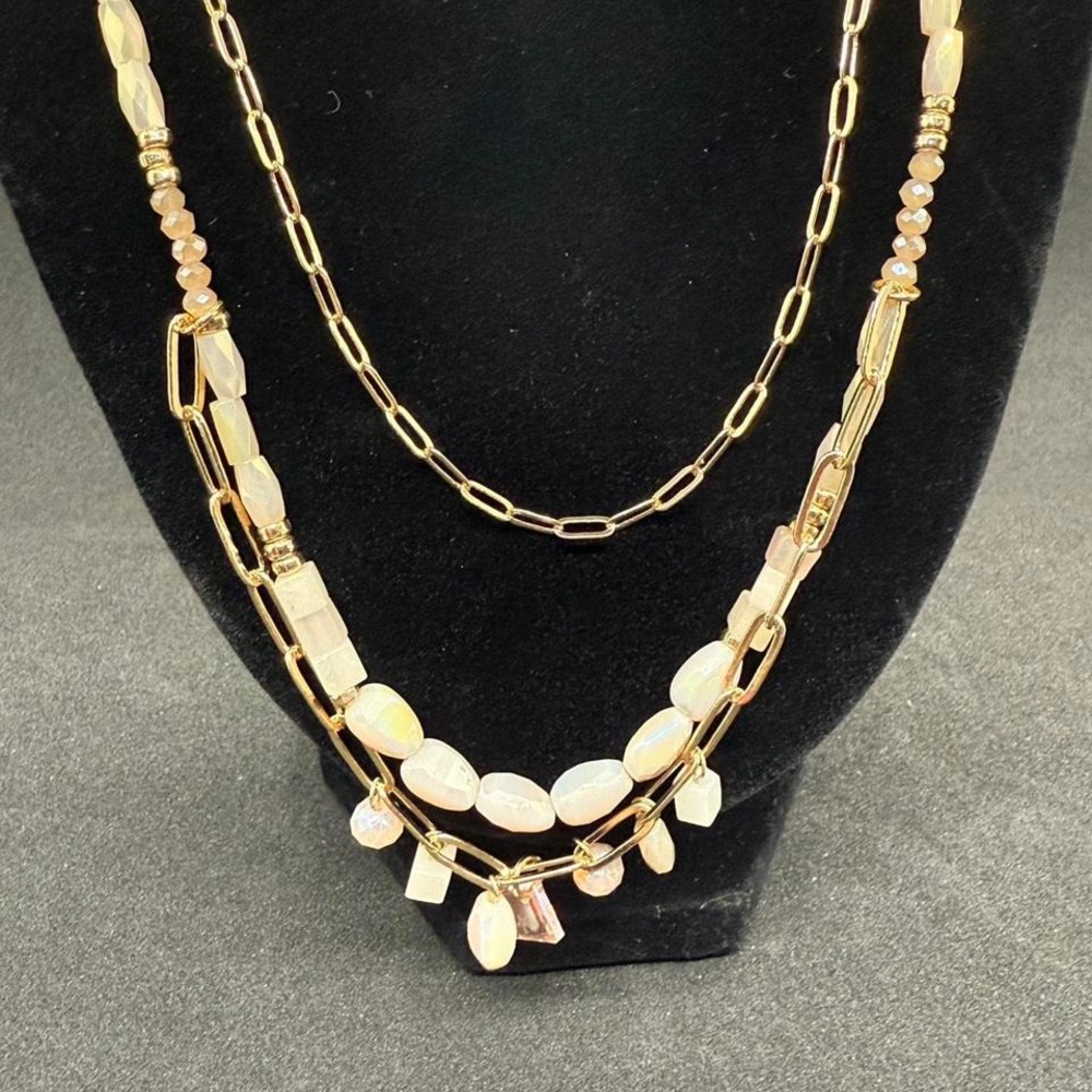 Periwinkle by‎ Barlow Multi-strand gold and cream necklace with charms - Picture 4 of 6
